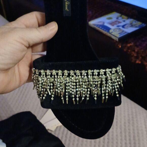 Victoria Secret  - Picture 5 of 5